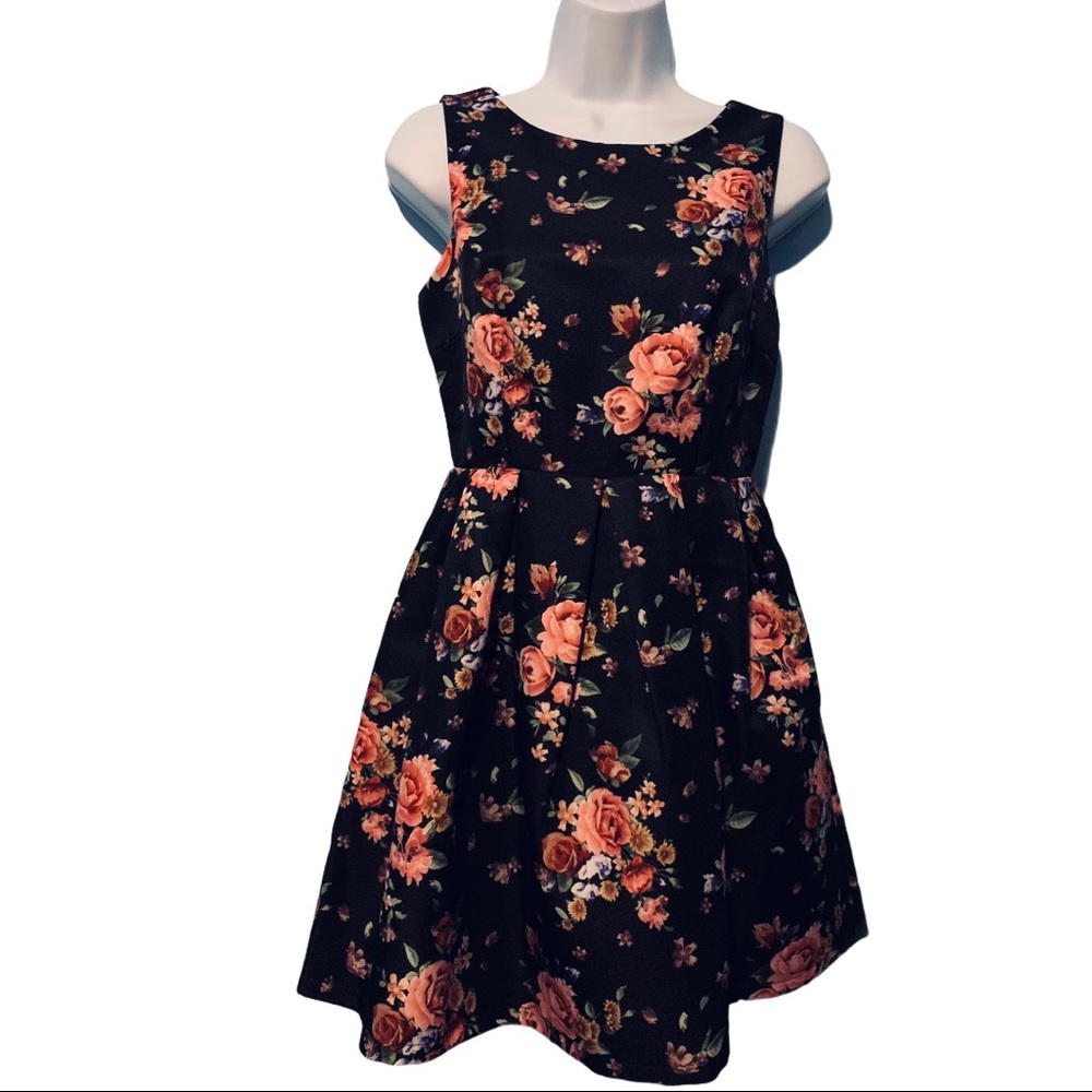 New Forever21 Floral Sleeveless Dress Size Small